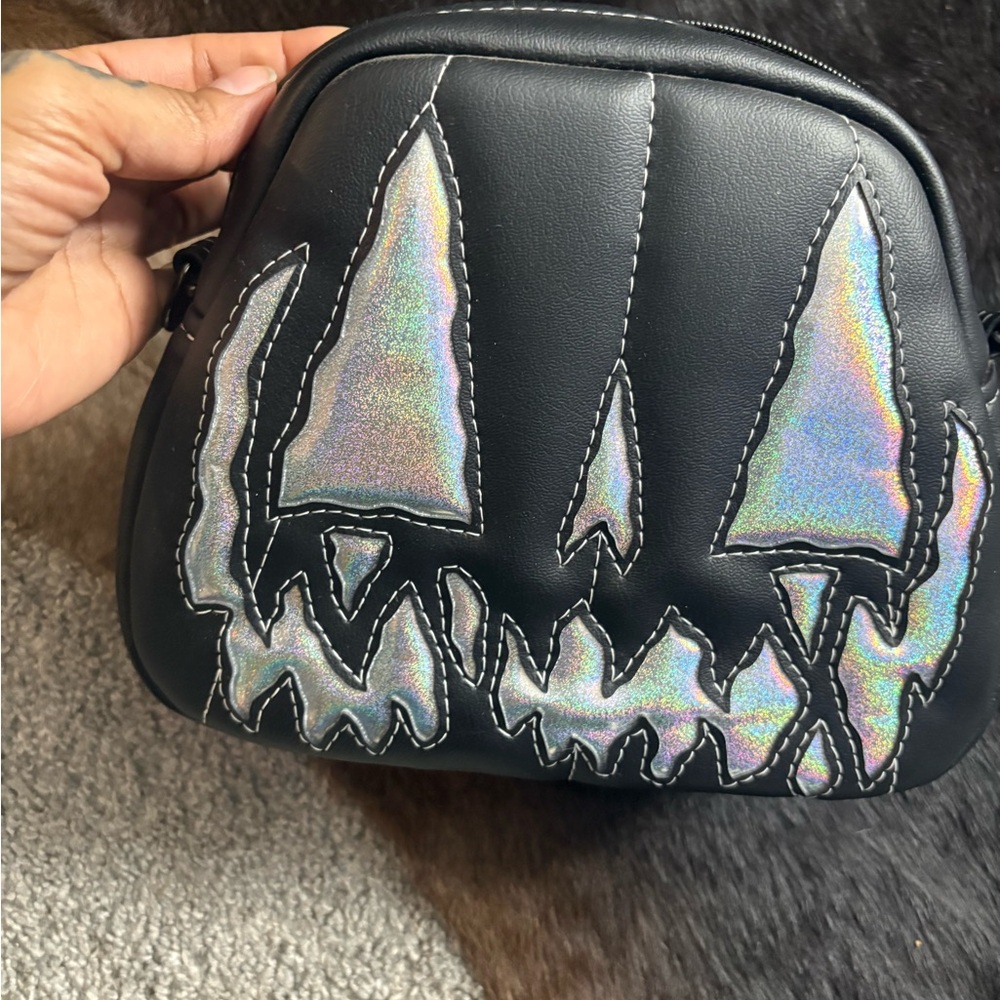 Holographic Black Rocksandsews